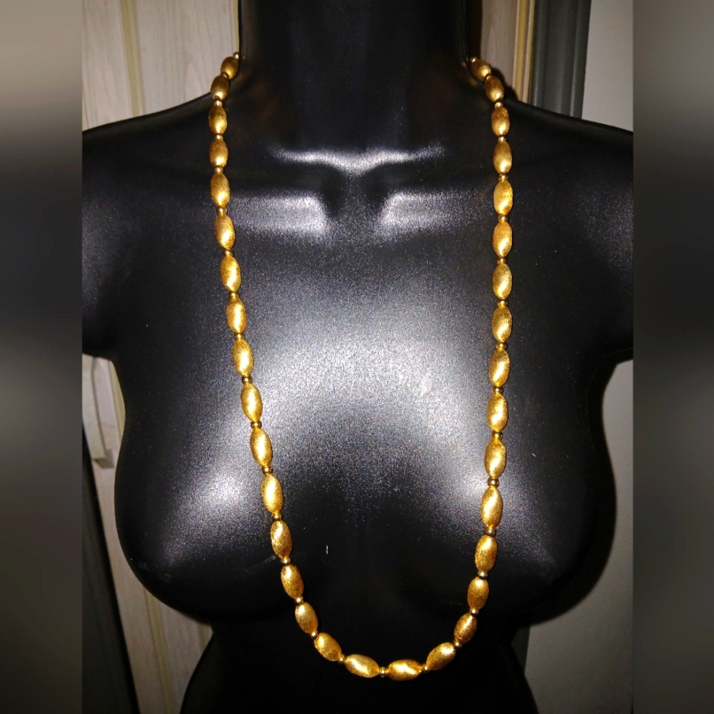 Elegant Gold Beaded Necklace